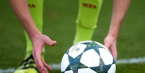 如何快速提升足球技巧？踢了个球(Kick The Ball)让你赢得更轻松！