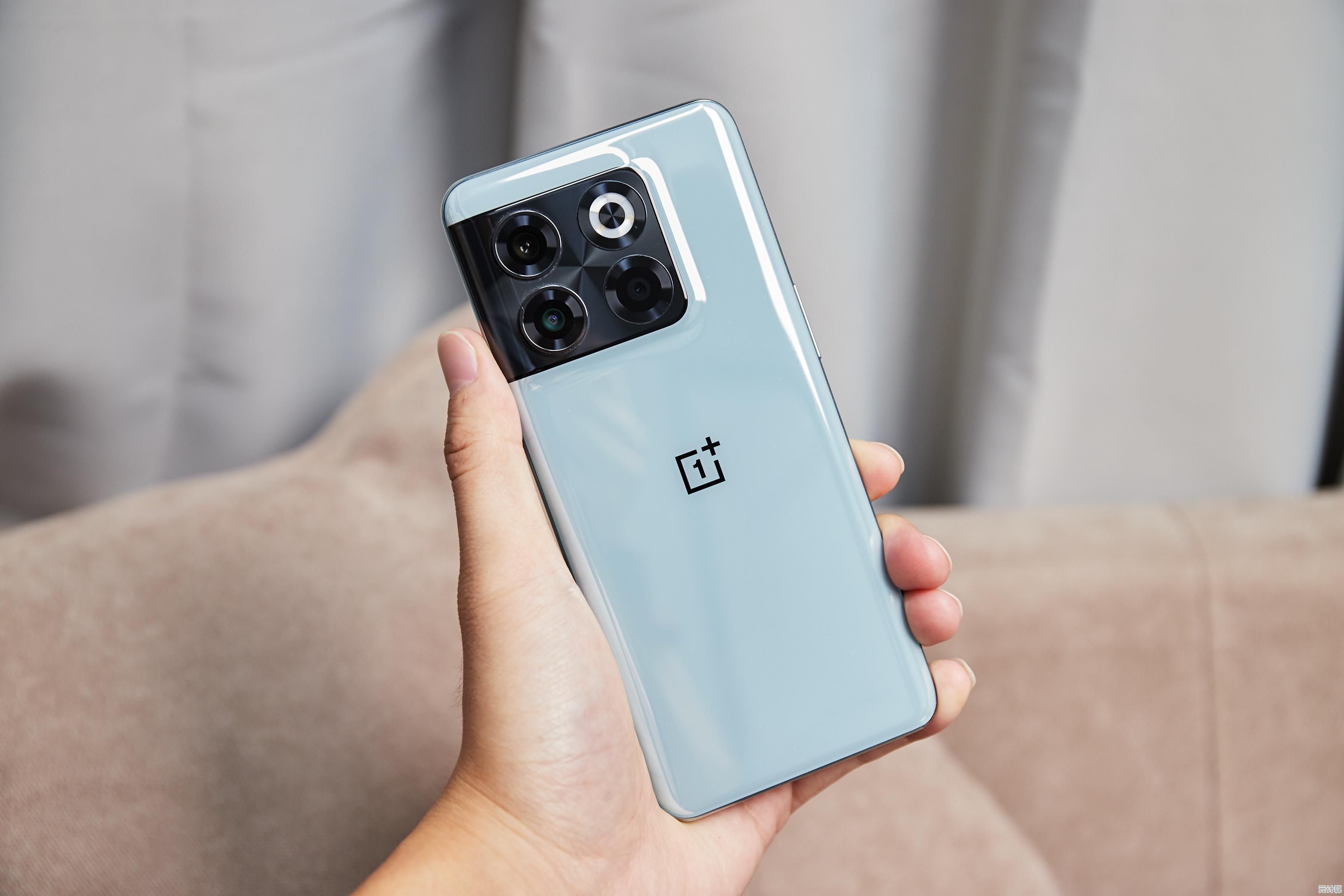 手机内存不够?试试《原神》云游戏版,免下载即玩! 手机内存不够?试试《原神》云游戏版,免下载即玩!