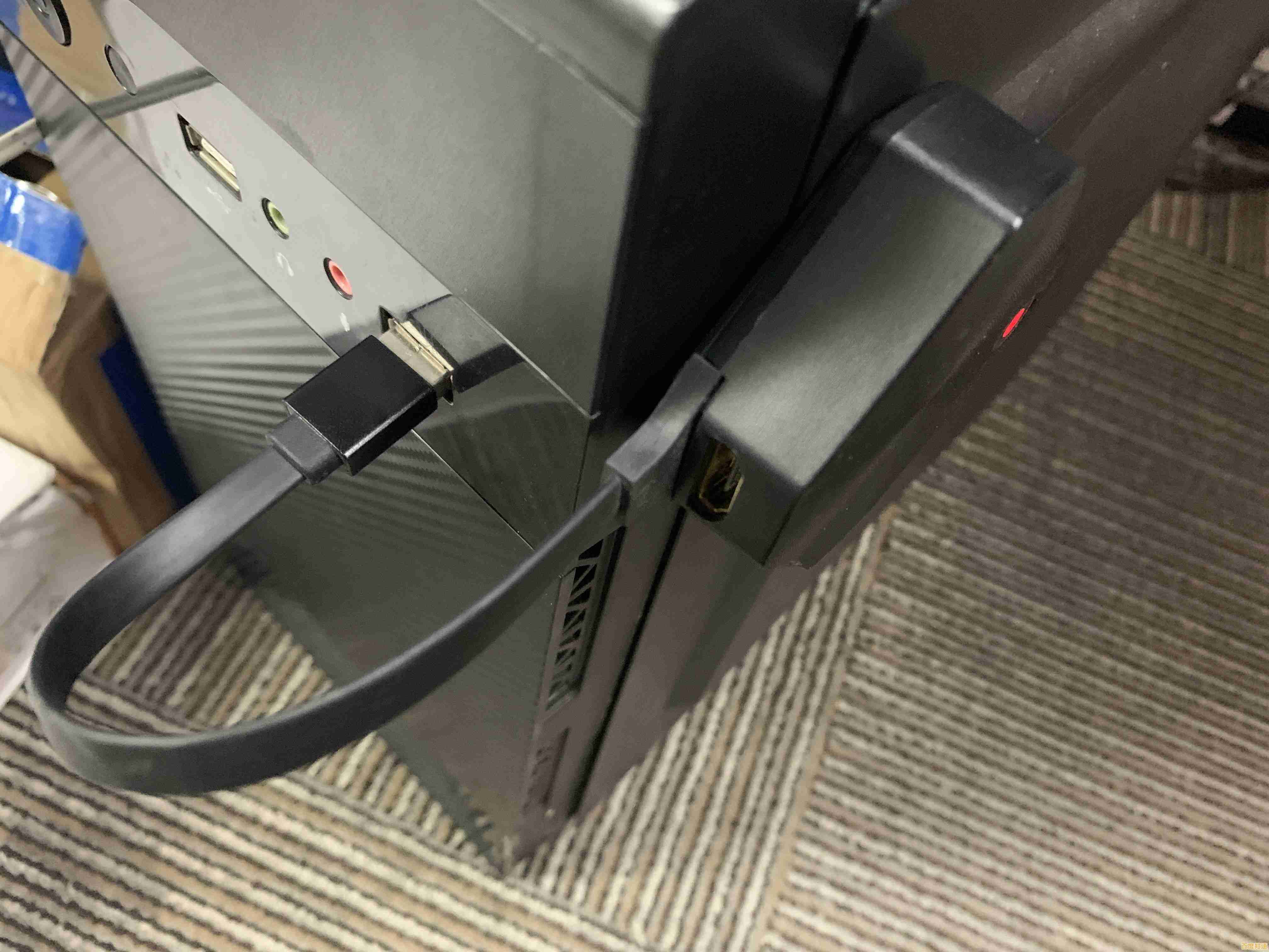 电脑连接投影仪不再难：简易操作指南与常见问题解答