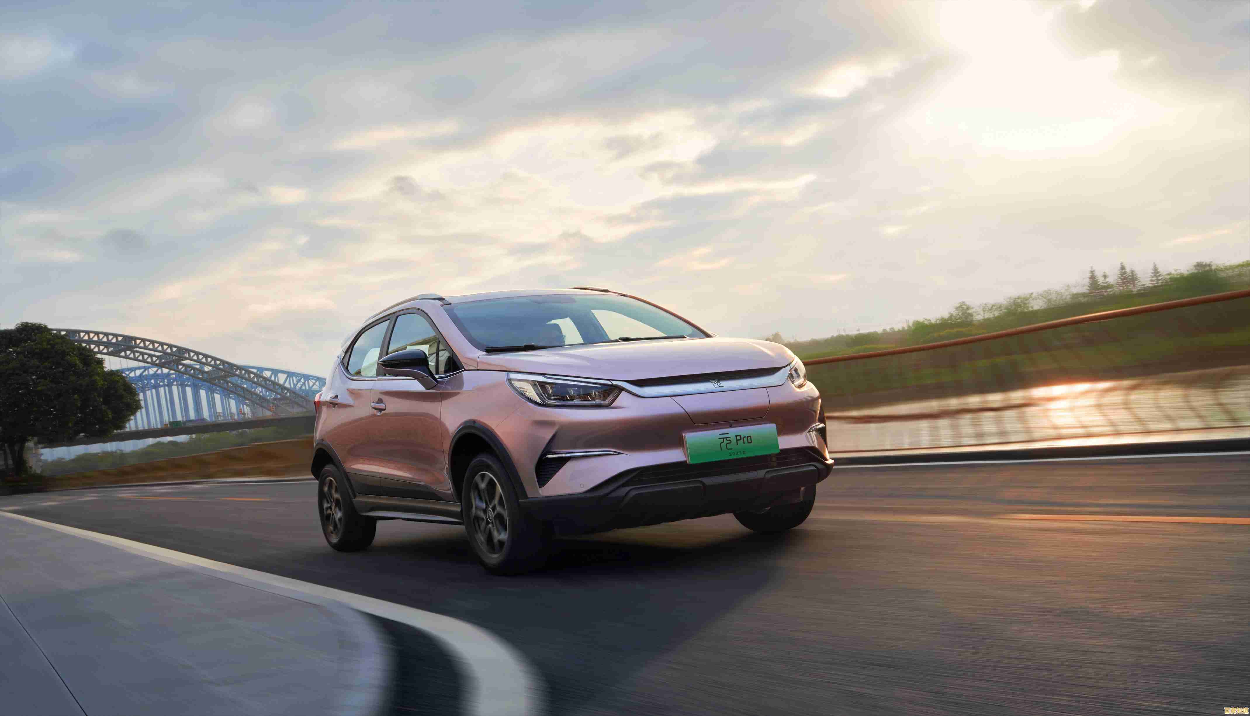 畅享千款经典游戏，超级游戏盒让欢乐时刻不断电！