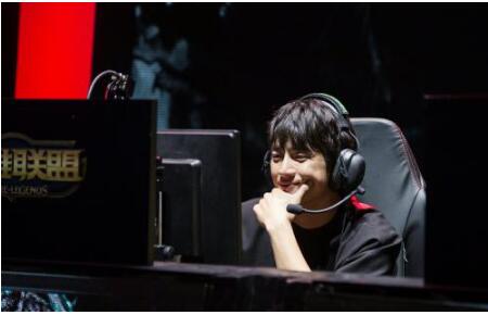 还在找能第一时间玩到偶像新歌的游戏?RhythmHive最新版不来试试吗? 还在找能第一时间玩到偶像新歌的游戏?RhythmHive最新版不来试试吗?