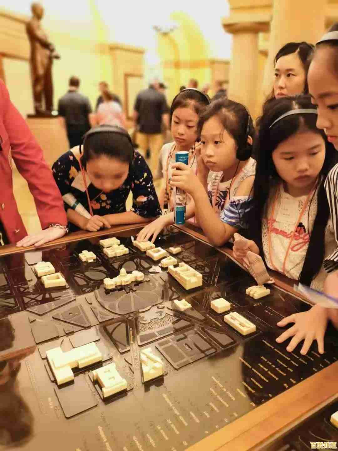 想要体验丰富装备搭配与战术玩法?QQ华夏》四大职业进阶路线,你的战斗之旅从这里开始! 想要体验丰富装备搭配与战术玩法?QQ华夏》四大职业进阶路线,你的战斗之旅从这里开始!