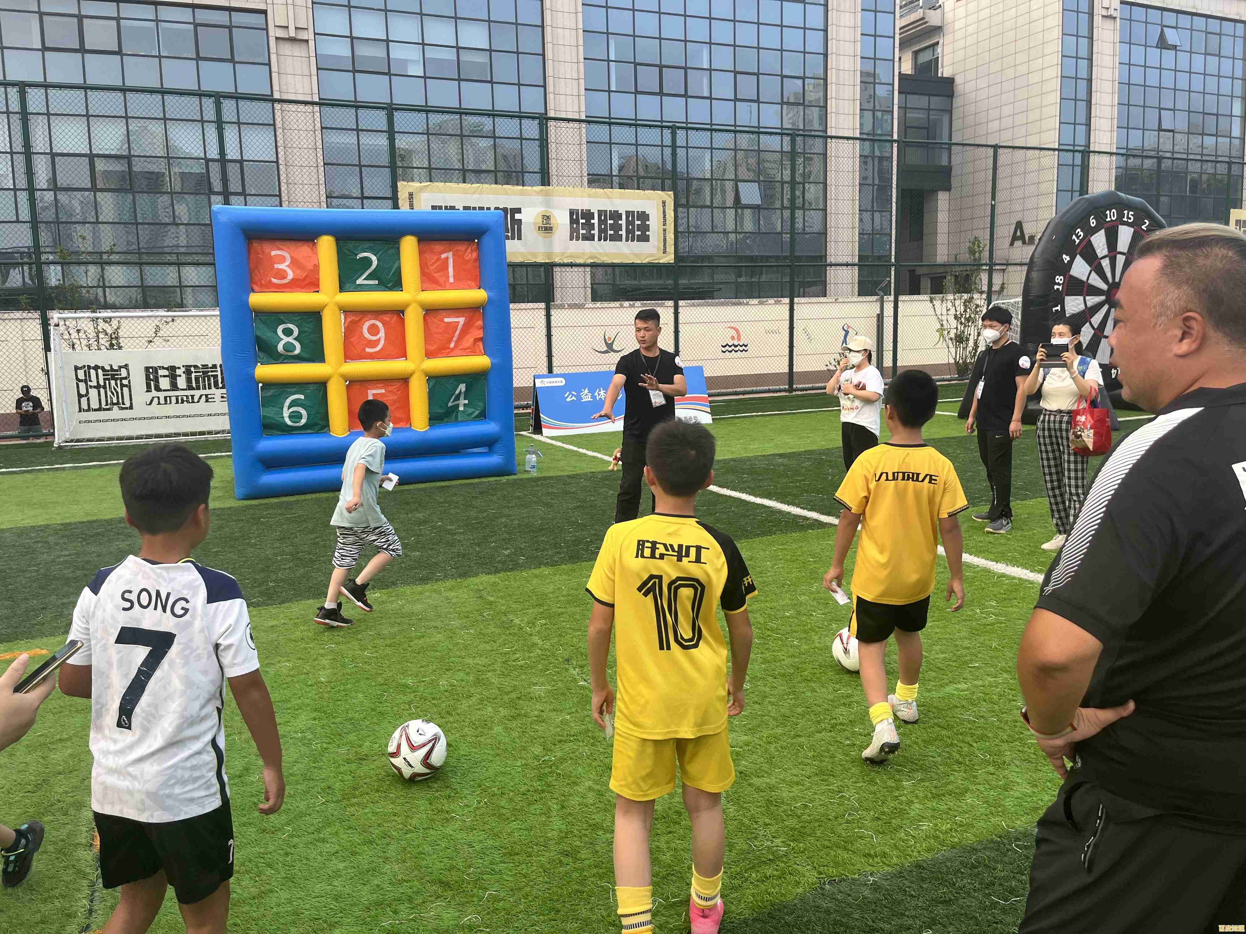 热爱足球的你怎能错过?街头足球赛2022》邀你打造专属俱乐部征战赛场! 热爱足球的你怎能错过?街头足球赛2022》邀你打造专属俱乐部征战赛场!